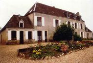 Les premiers locaux de la MFR Les Forges à Champrond, dans les années soixante.