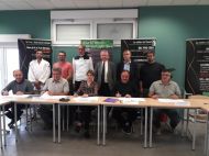 Les signataires de la convention (au premier rang) : Yannick Leroy, président de l'Entente sportive de Craon judo ju-jitsu, Christian Lecot, président de la MFR de l'Hippodrome, Karine Bougeard, directrice, Michel Lhermitte, représentant la présidente de la MSA 53-61-72 et Vincent Landeau, conseiller technique fédéral du Comité départemental de judo.